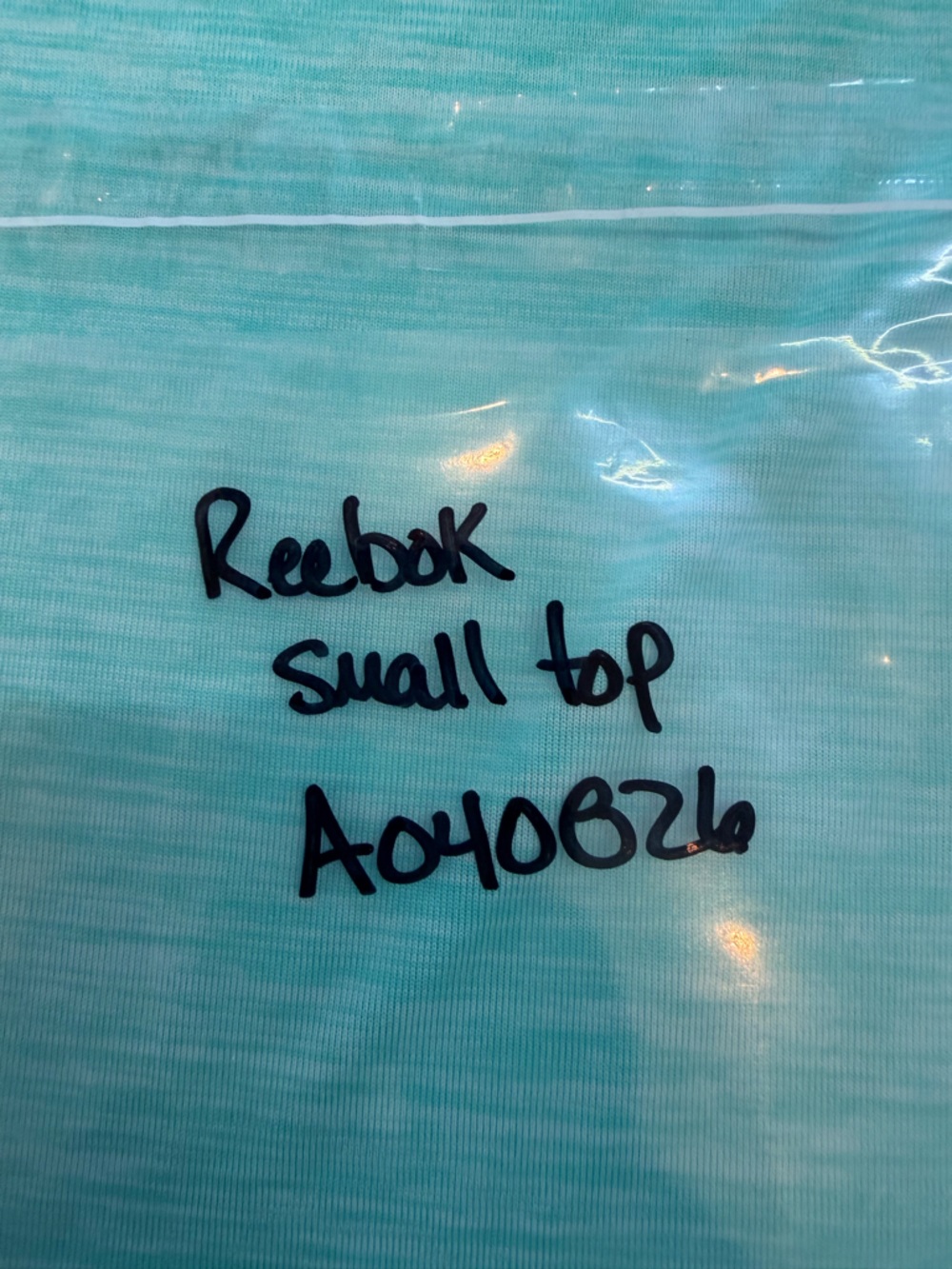 Reebok Mint Green Athletic Tee Womens Small Performance Workout Top - Picture 9 of 9